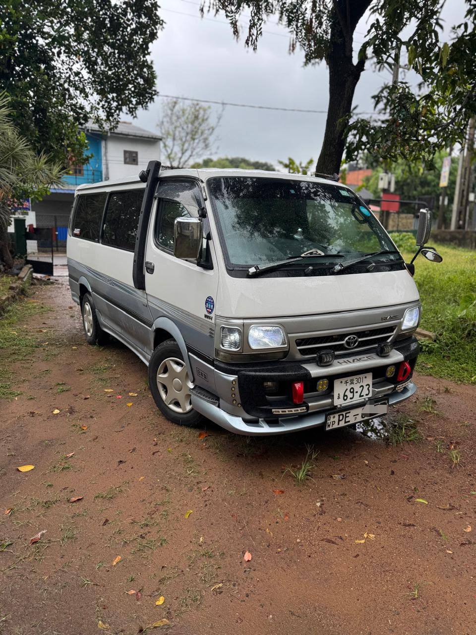 TOYOTA HIACE SUPER GL 2003