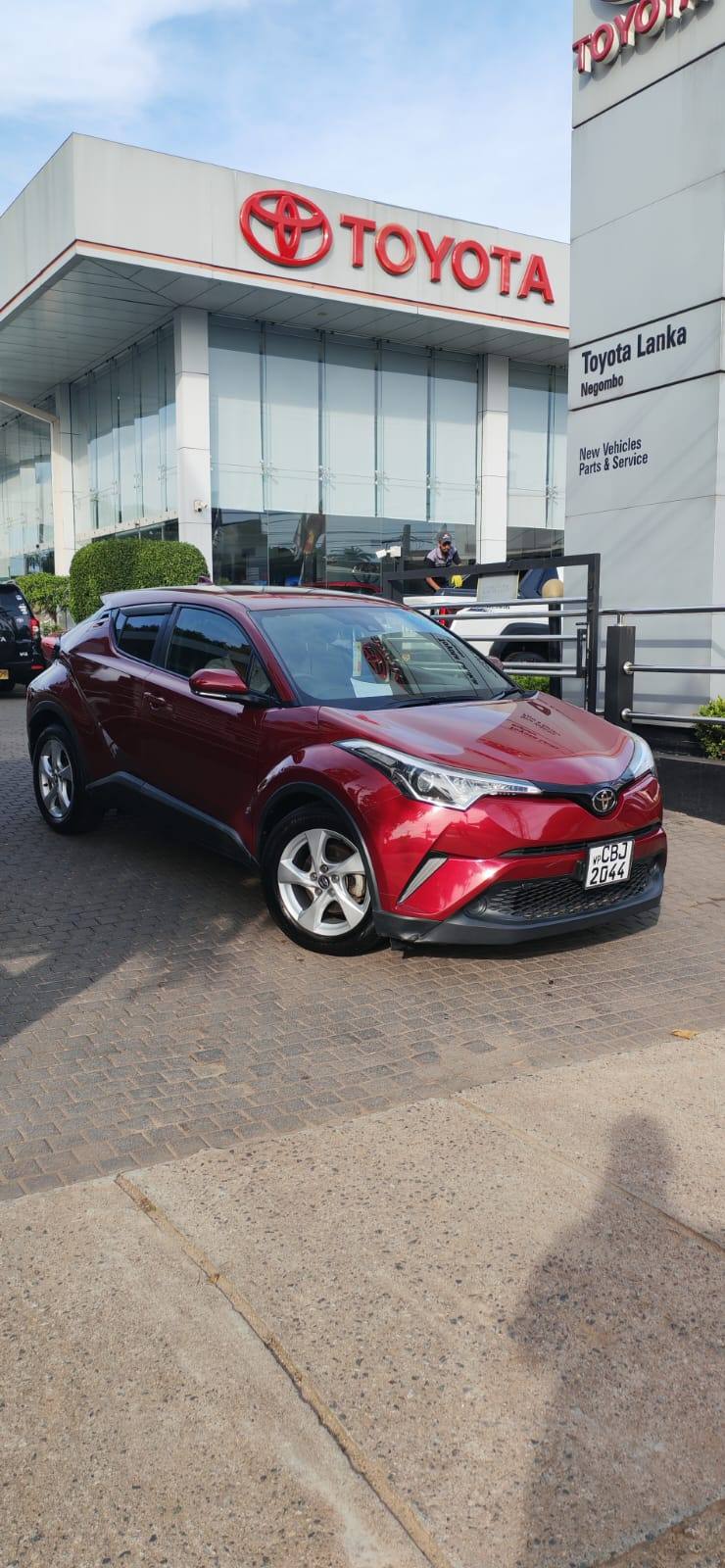 TOYOTA C-HR NGX50 2017