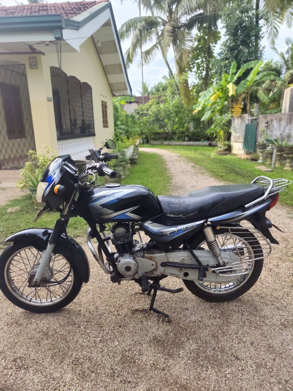 Bajaj CT 100 2011