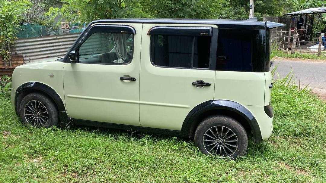Nissan Cube UA-BZ11 2002