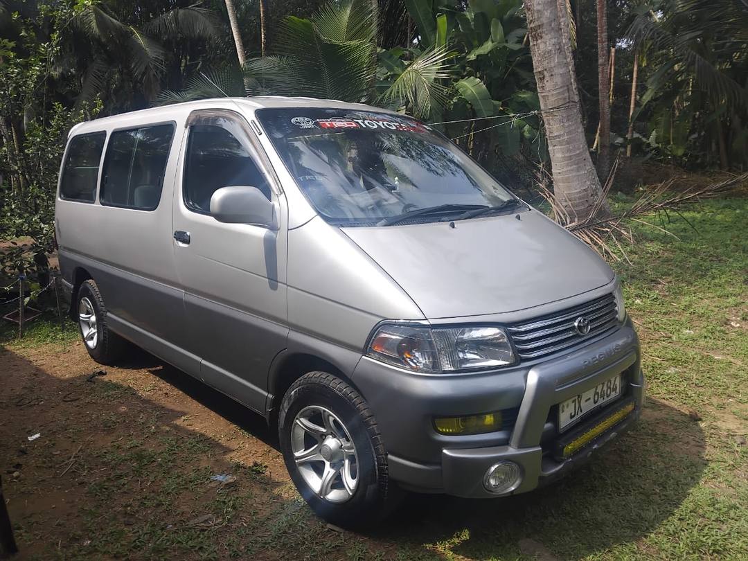 TOYOTA VAN 2005