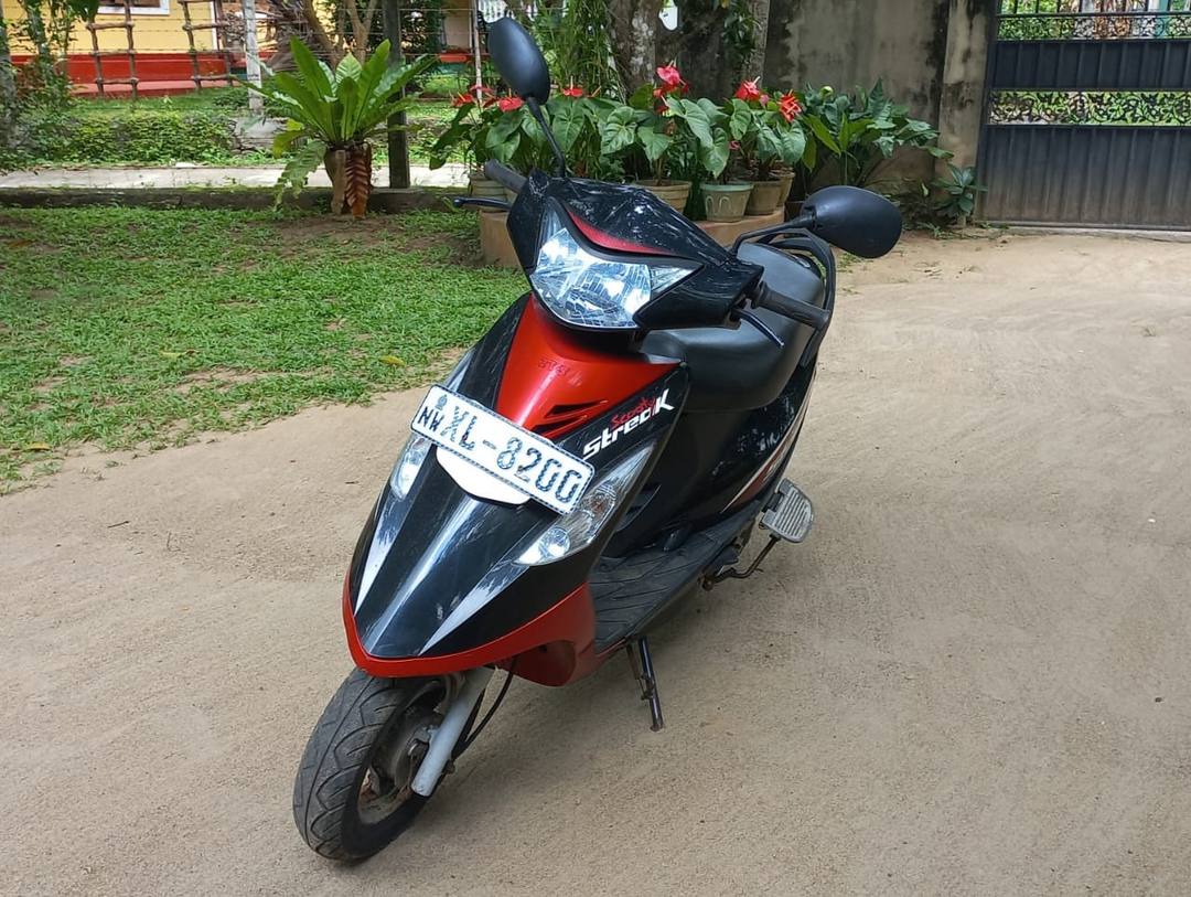 TVS Streak Scooter 2012