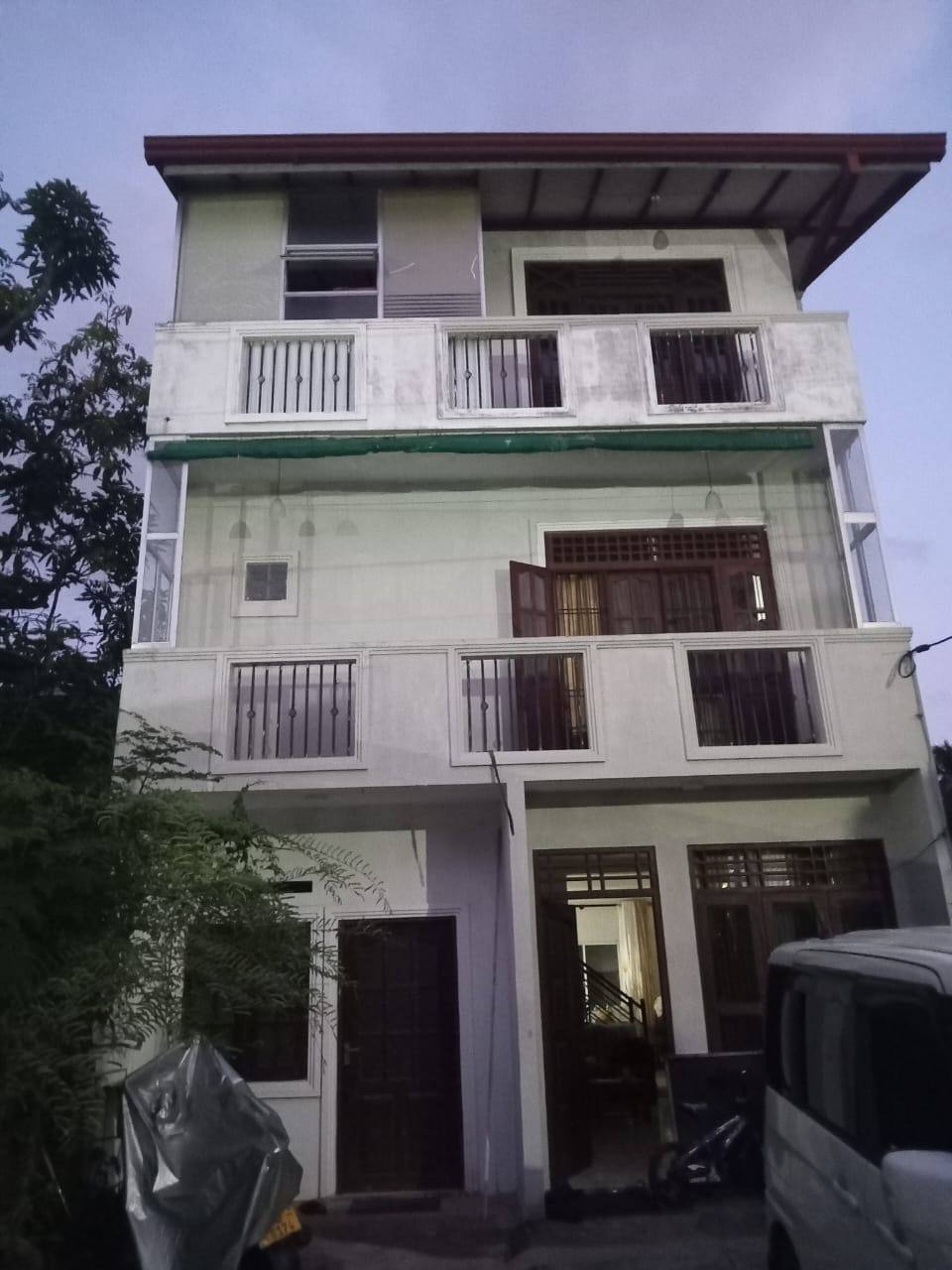 Three-Storey House for Sale In Kelaniya / Wattala