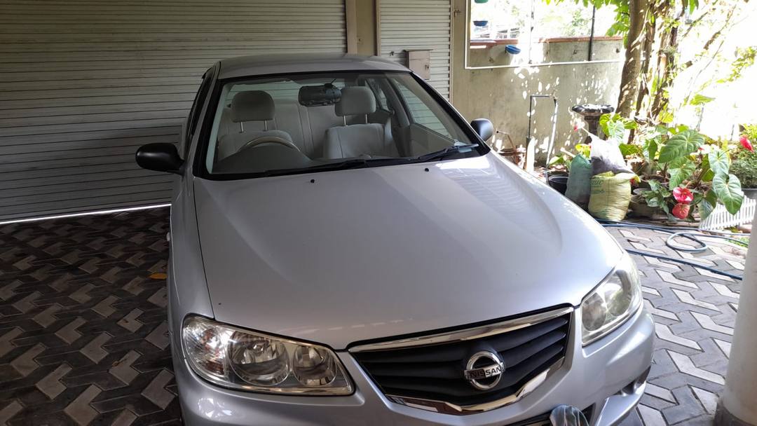 Nissan N16 2011