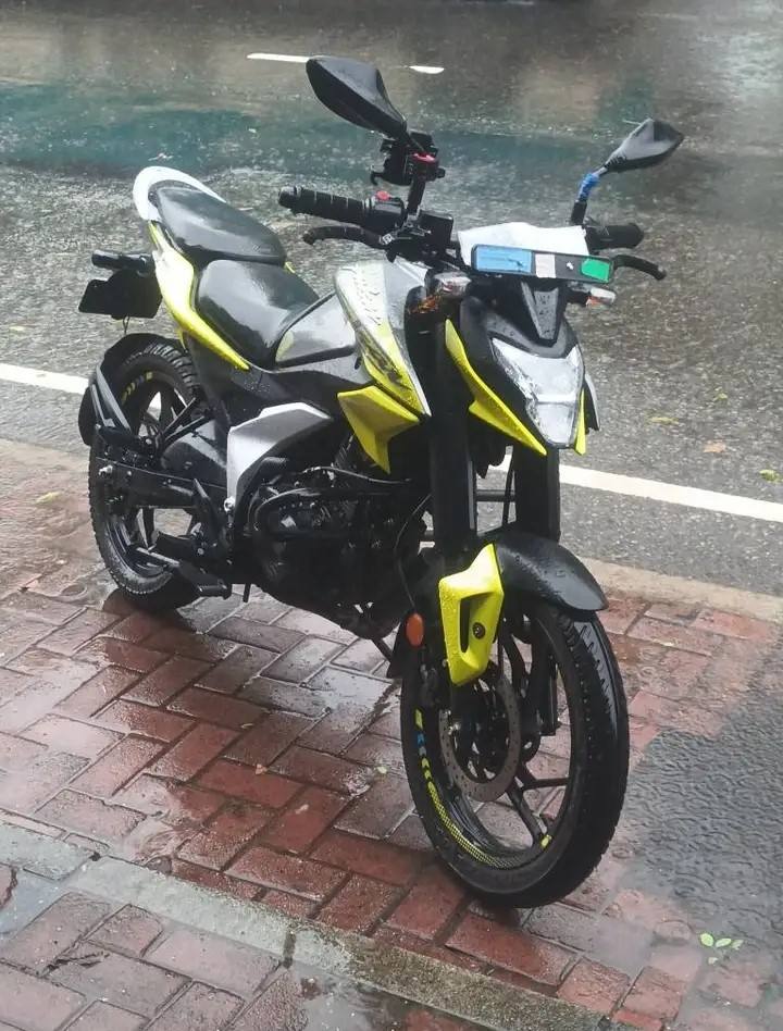 Bajaj Pulsar N125