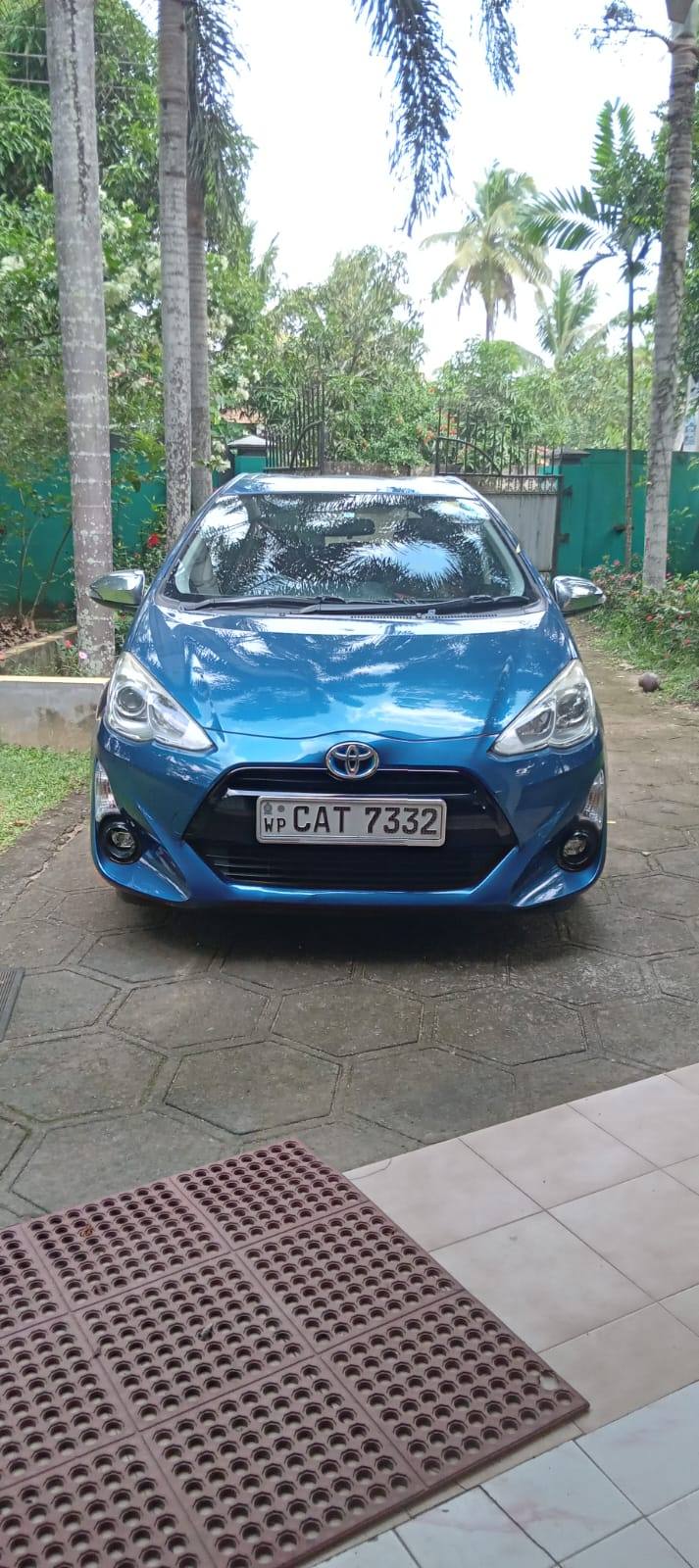 TOYOTA AQUA 2016