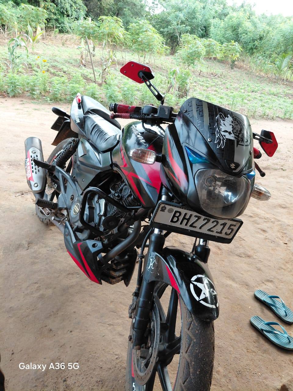 BAJAJ PULSAR 150 2019