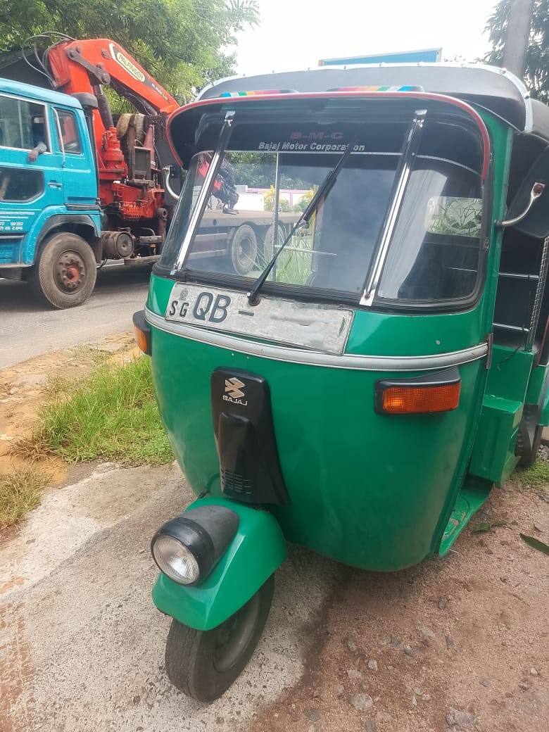 Bajaj RE 2005
