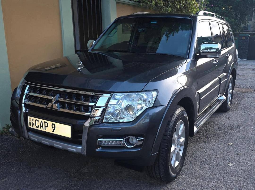 MITSUBISHI MONTERO 2015