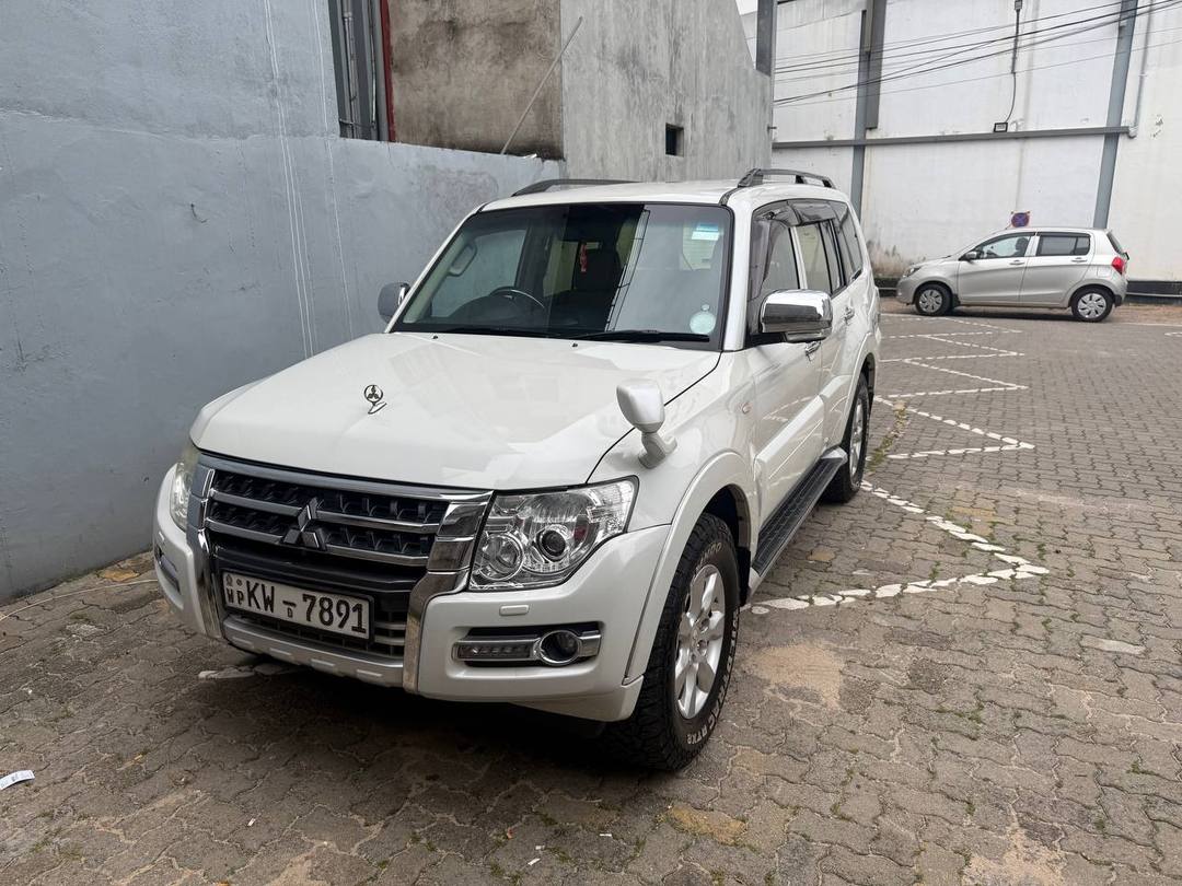 Mitsubishi Montero 2013
