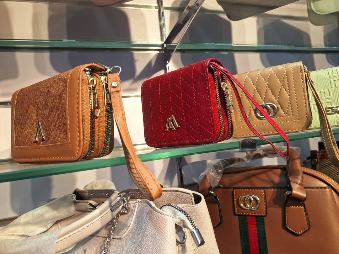 WOMEN’S DOUBLE ZIPPER PURSE FOR SALE