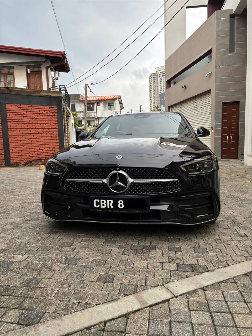 MERCEDES BENZ C200 2025