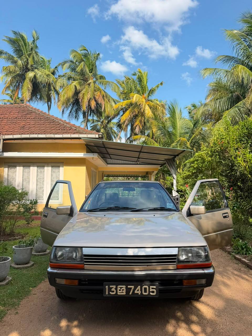 CLASSIC MITSUBISHI LANCER GLX 1985