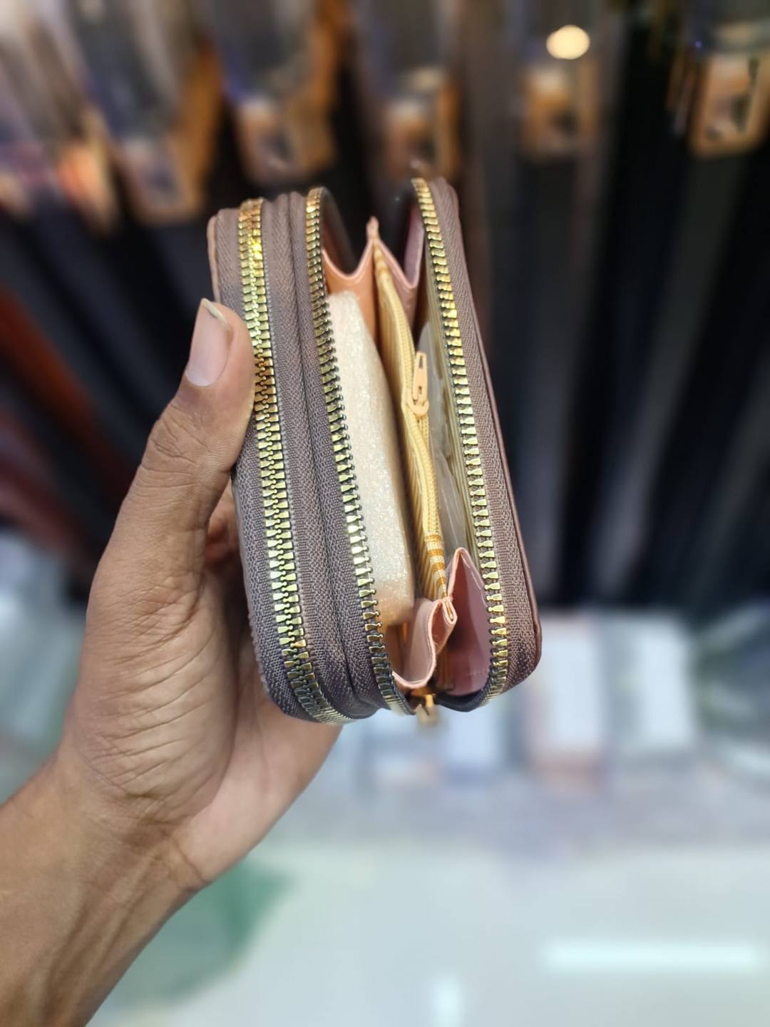 WOMEN’S DOUBLE ZIPPER PURSE