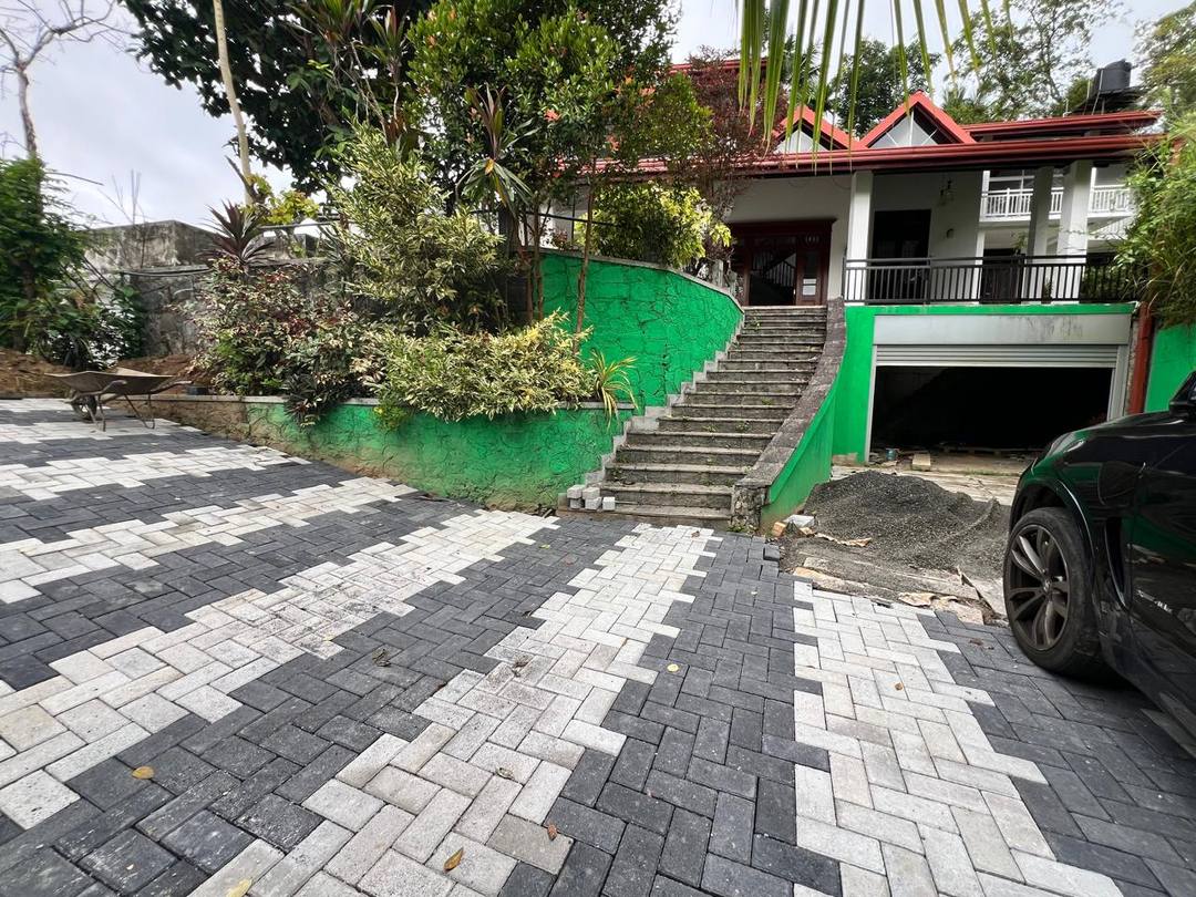 Two Storey Bungalow for Sale In Kiribathkumbura, Kandy