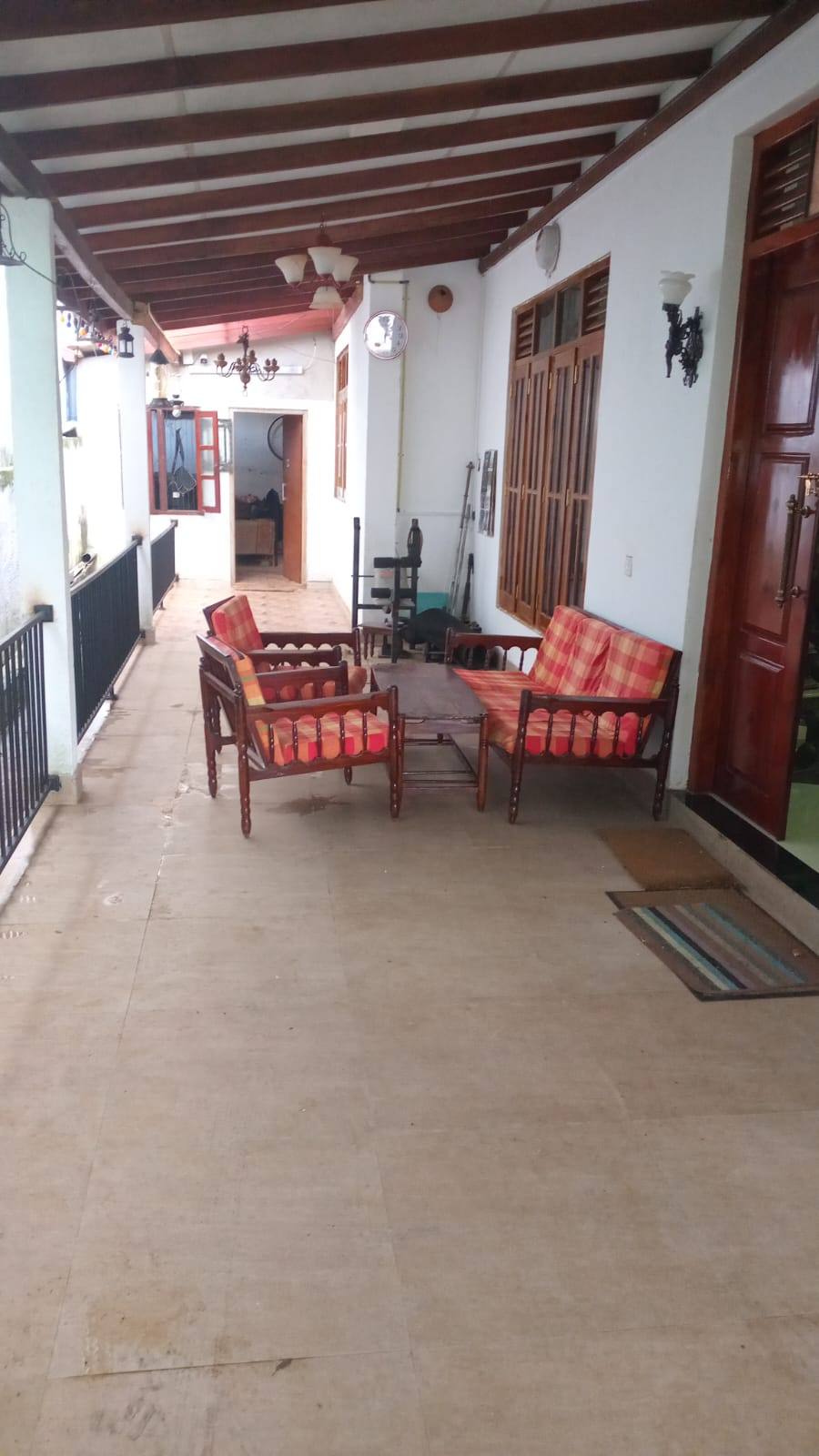 HOUSE WITH LAND FOR SALE – HANWELLA