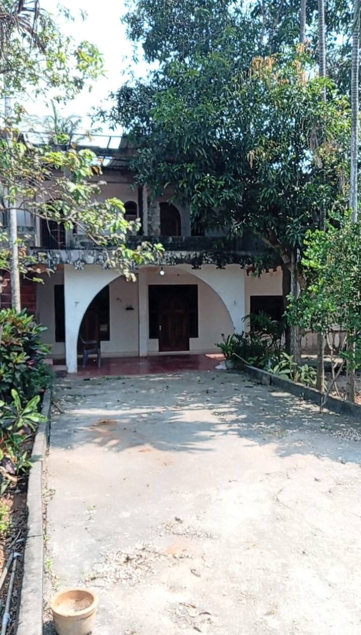 House With Land for Sale In Atchuveli