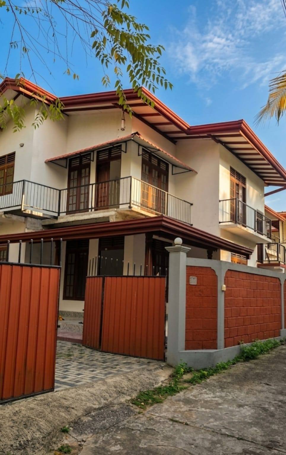 Twin House For Sale In Athurugiriya