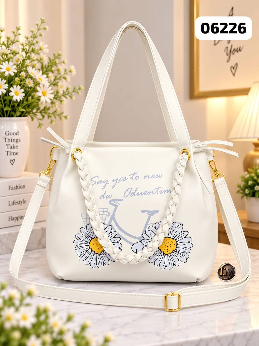 LADIES HAND BAG AVAILABLE FOR SALE