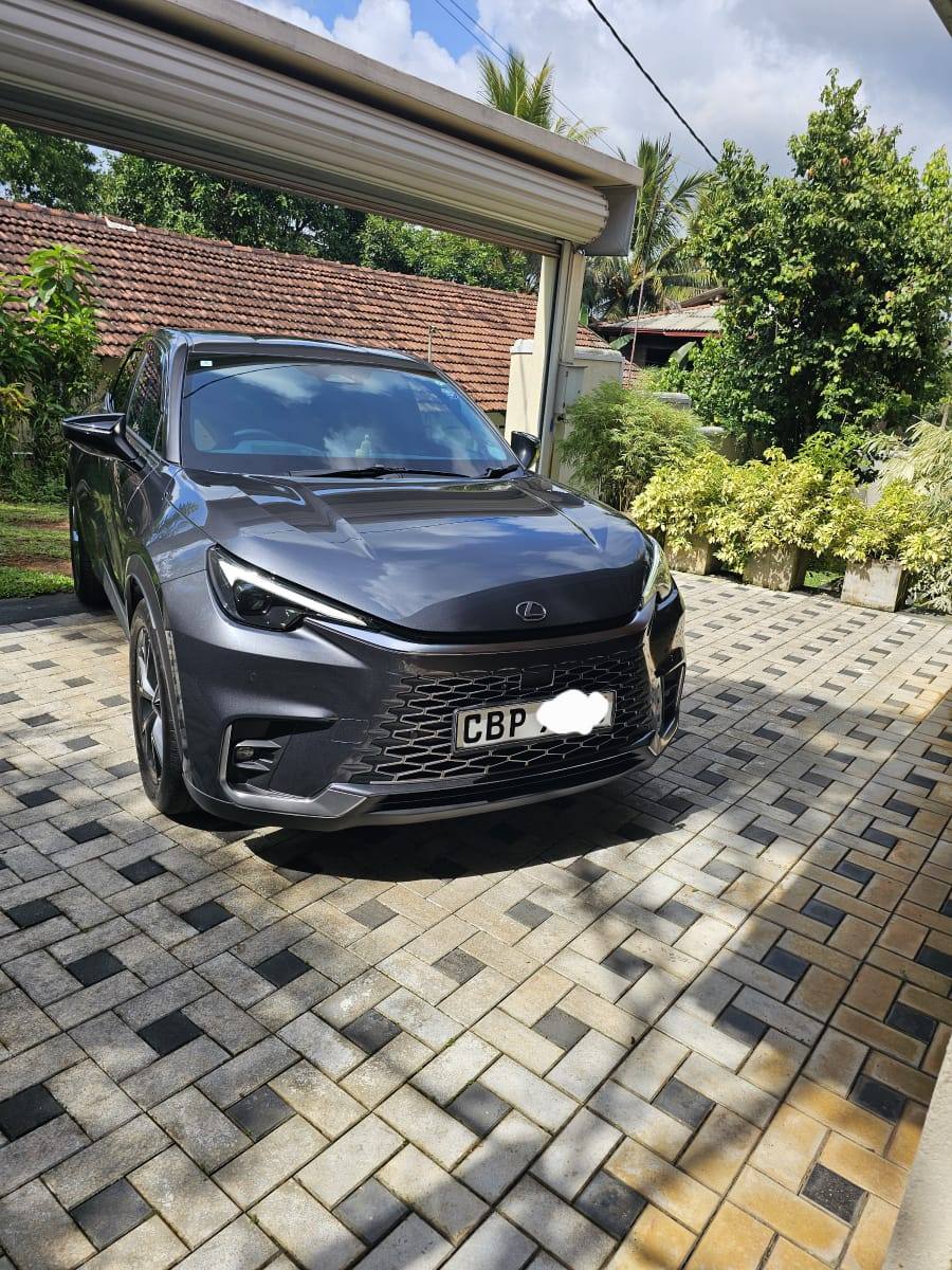 LEXUS LBX HYBRID 2024