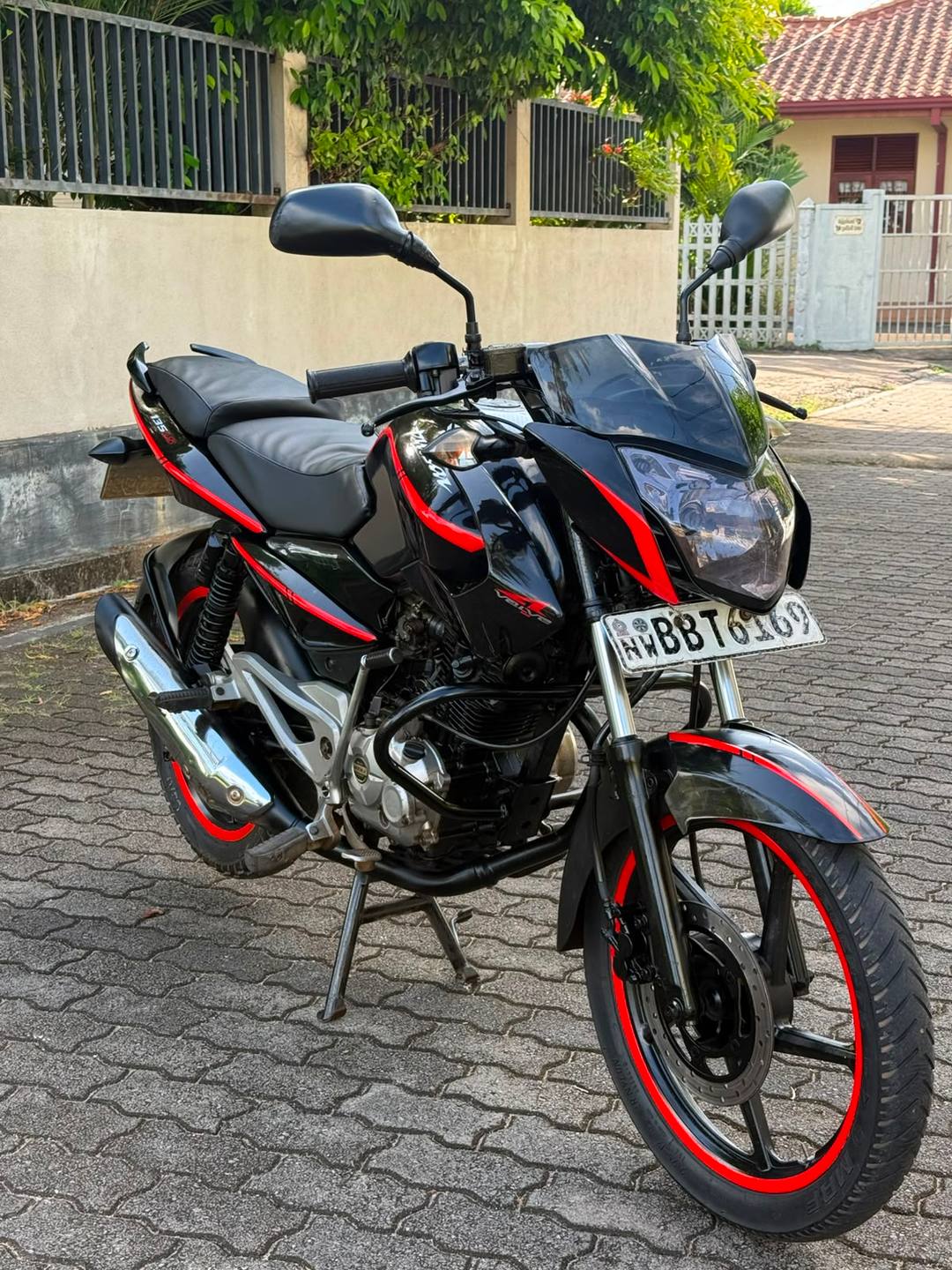 BAJAJ PULSAR 135LS 2015