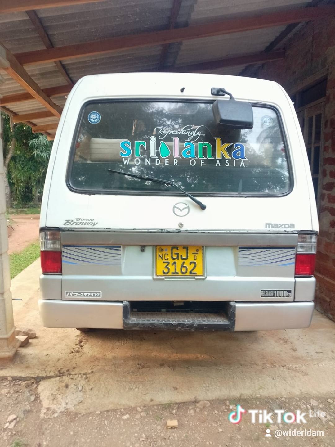 Mazda bongo brawny 2000