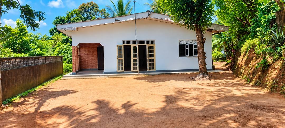 HOUSE FOR SALE IN AVISSAWELLA