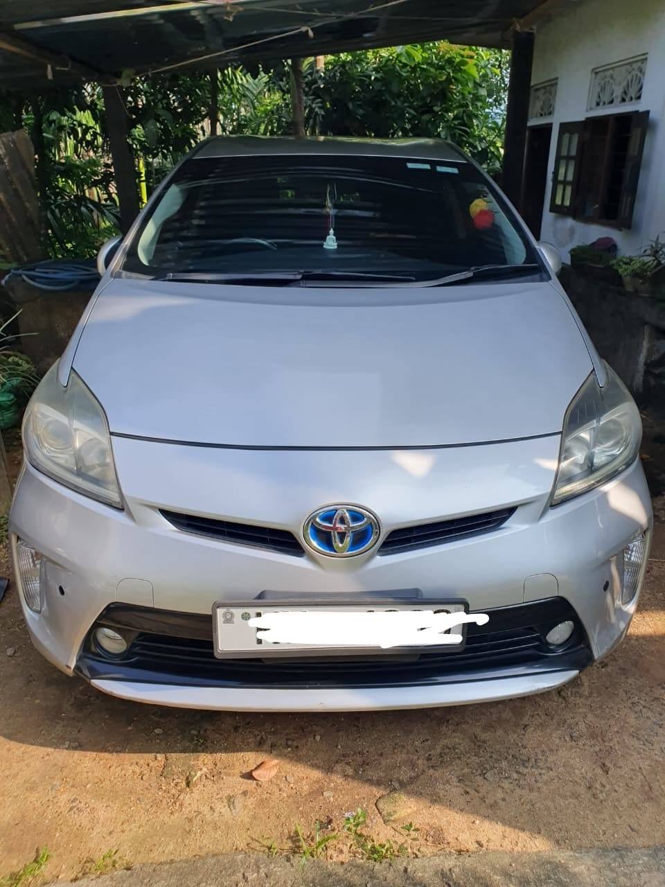 TOYOTA PRIUS 2013