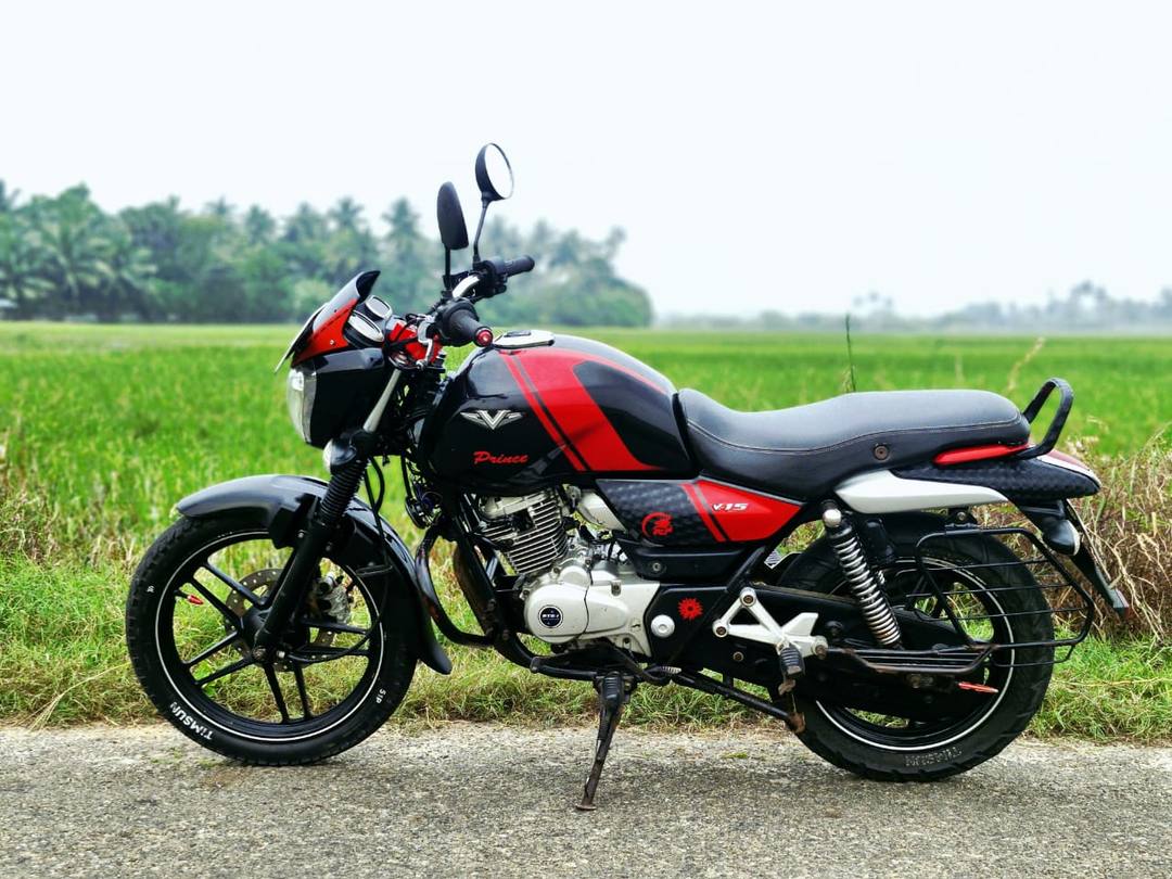 Bajaj V15 2016
