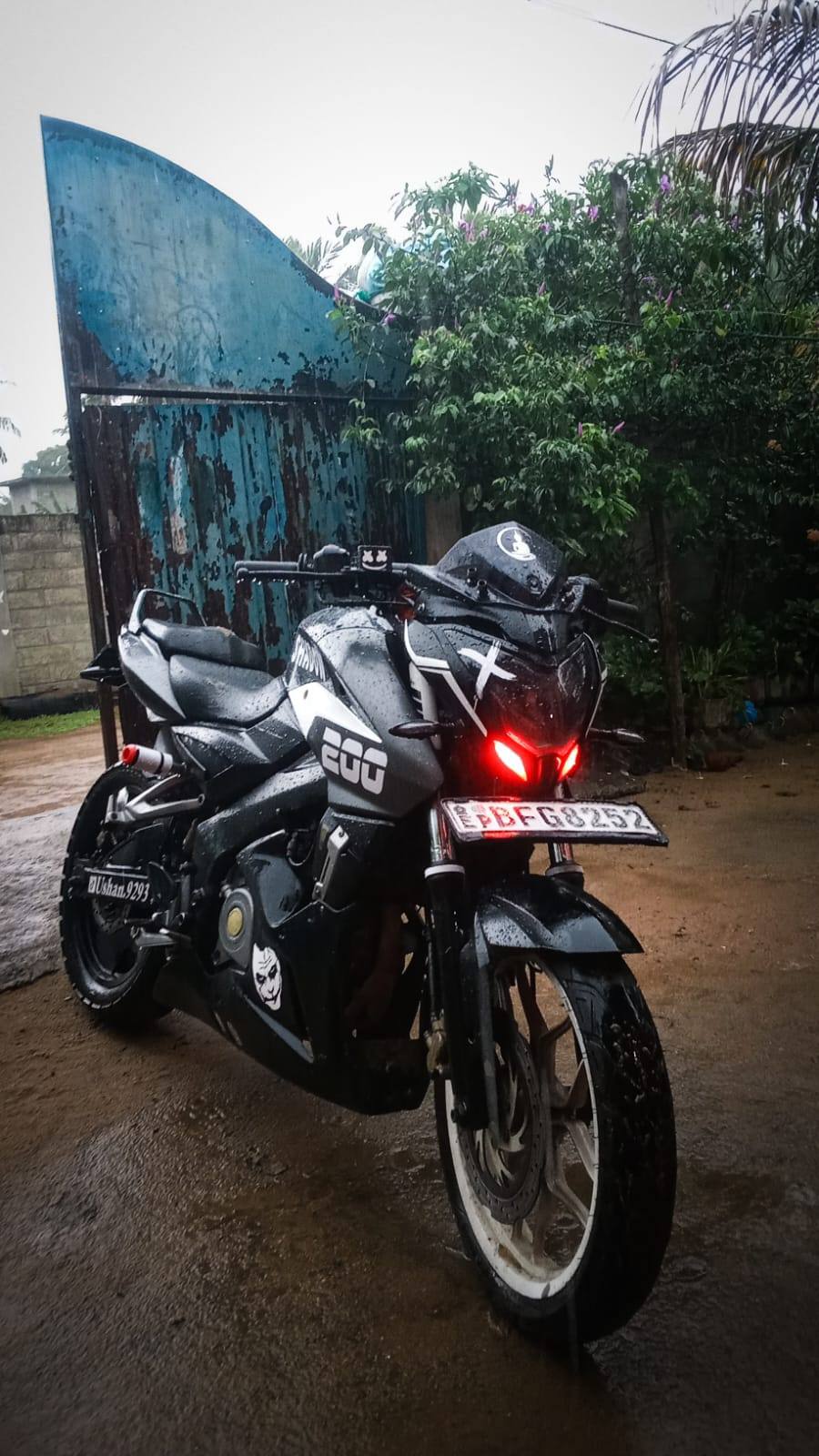 BAJAJ PULSAR NS200 FOR SALE