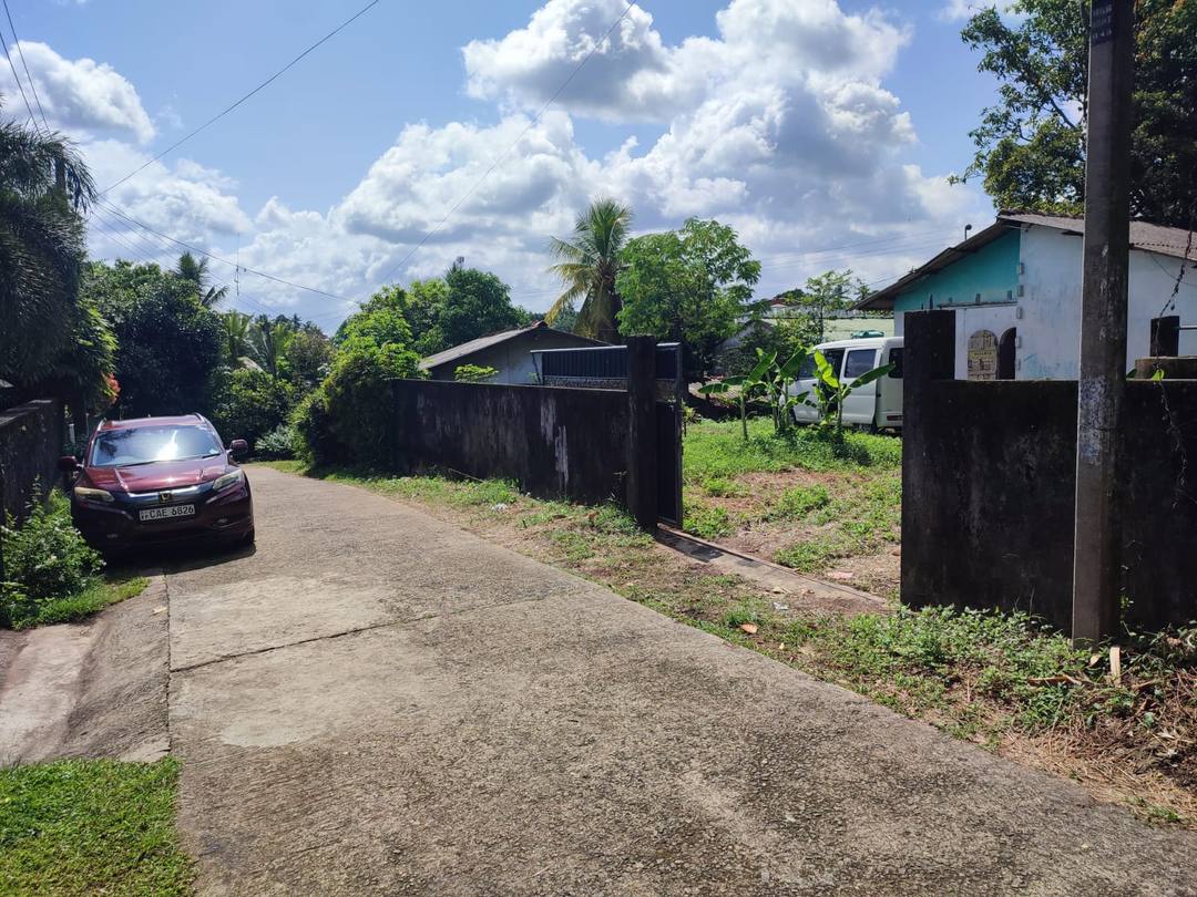 VALUABLE RESIDENTIAL LAND FOR SALE IN KADAWATHA