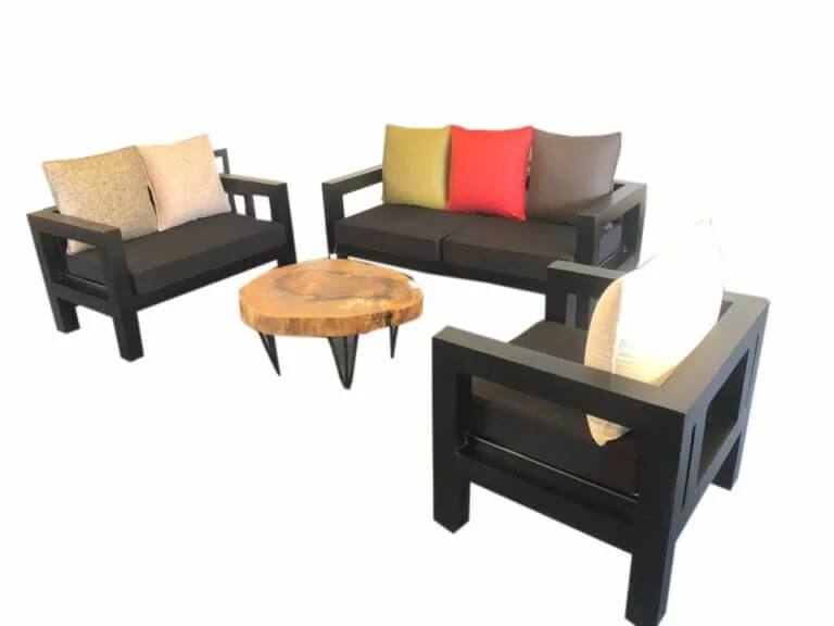 Minimalist Mara Settee