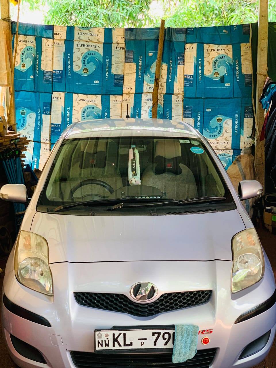 TOYOTA VITZ 2009