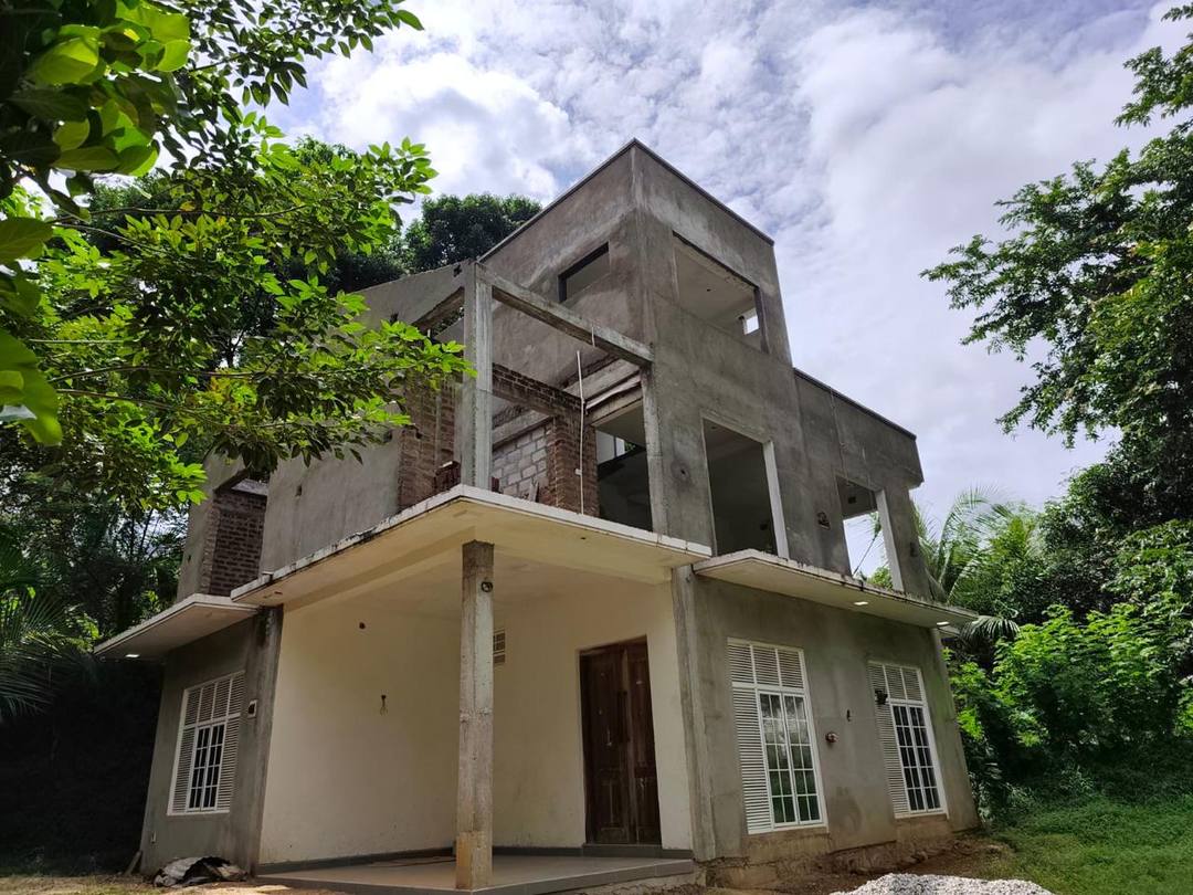 LUXURY HOUSE FOR SALE – KURUNEGALA