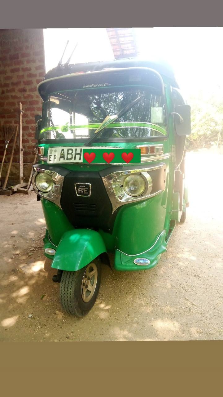 Bajaj RE 2015