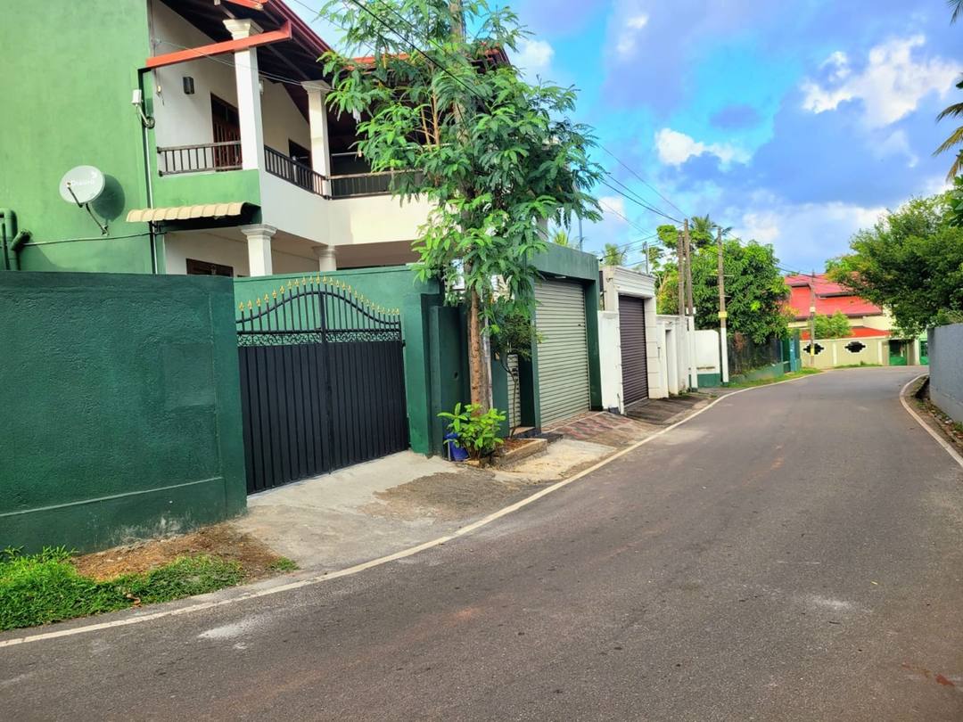 MODERN HOUSE FOR SALE IN PILIYANDALA