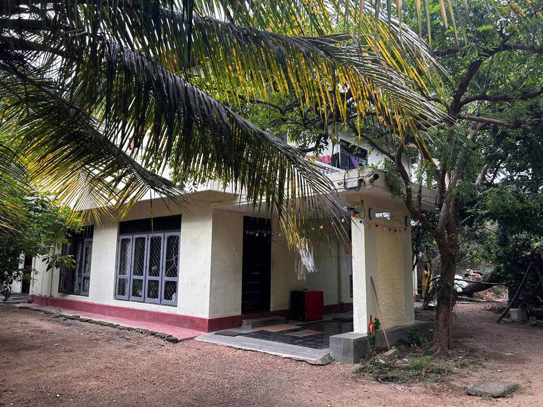 44-Perch Land with house for sale in Rajagiriya