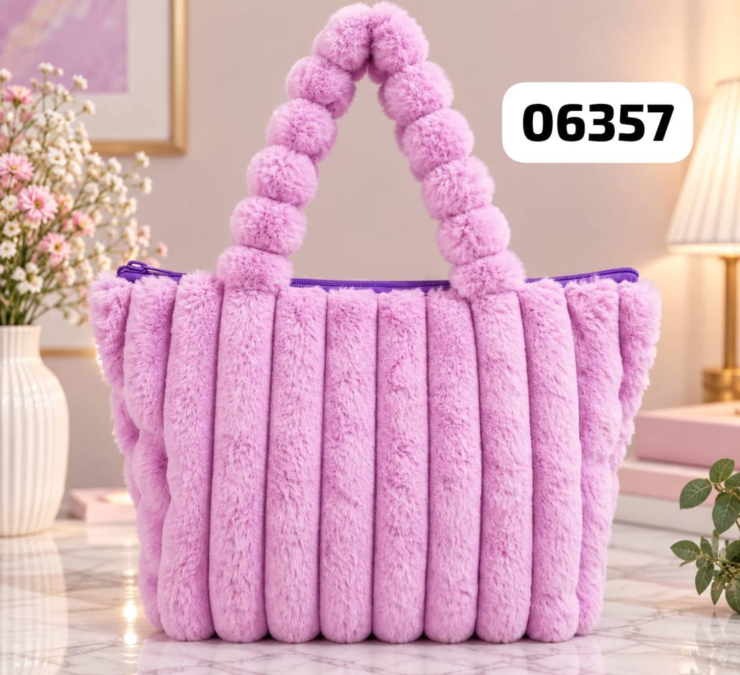 FLUFFY SHOULDER BAG
