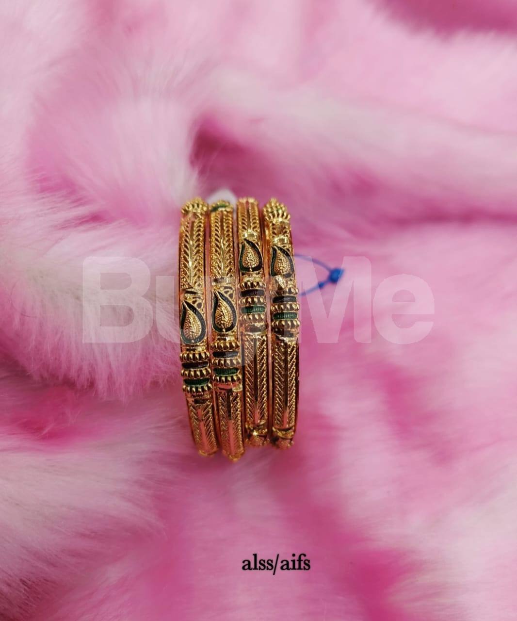 DAZZLING GOLD PLATED BANGLES - SP FASHION