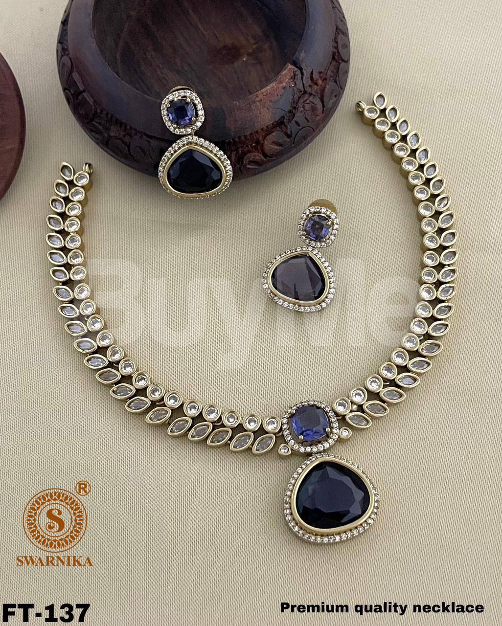 PREMIUM QUALITY DAZZLING NECKLACE - BLUE