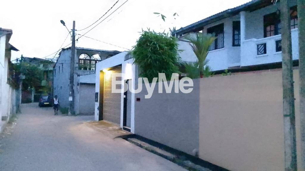 TWO STORY HOUSE FOR SALE IN THE MIDDLE OF DEMATAGODA BORELLA