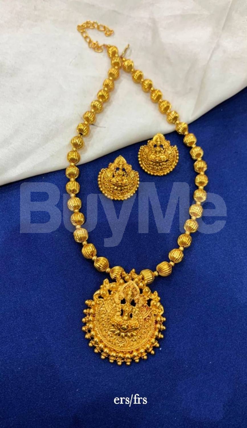 FULL GOLD COLOUR NECKLACE