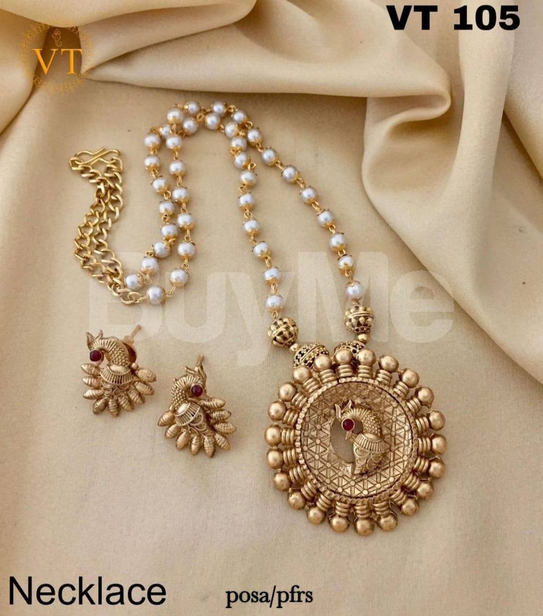 NECKLACE WITH EARRINGS
