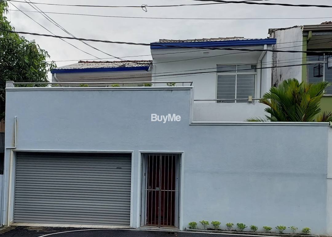 2 STORIED HOUSE FOR SALE AT BATTARAMULLA - KOSSWATTA