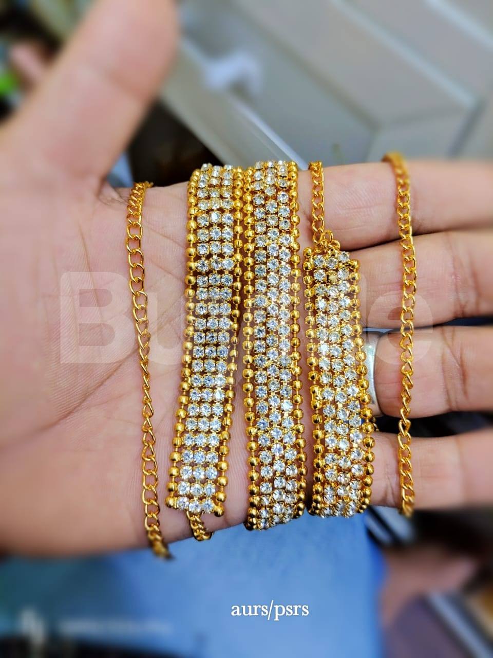 HIP CHAIN TRIBAL LINE WITH STONES