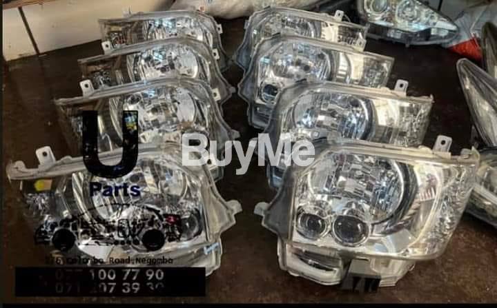 SCOOP HEADLIGHT - TOYOTA KDH