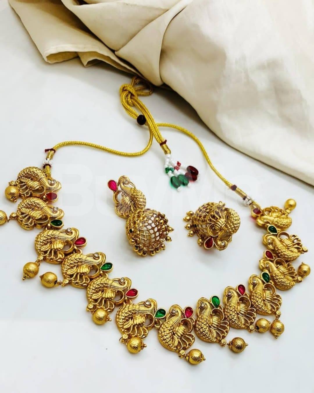 CHOKER NECKLACES FOR TRADITIONAL WEAR