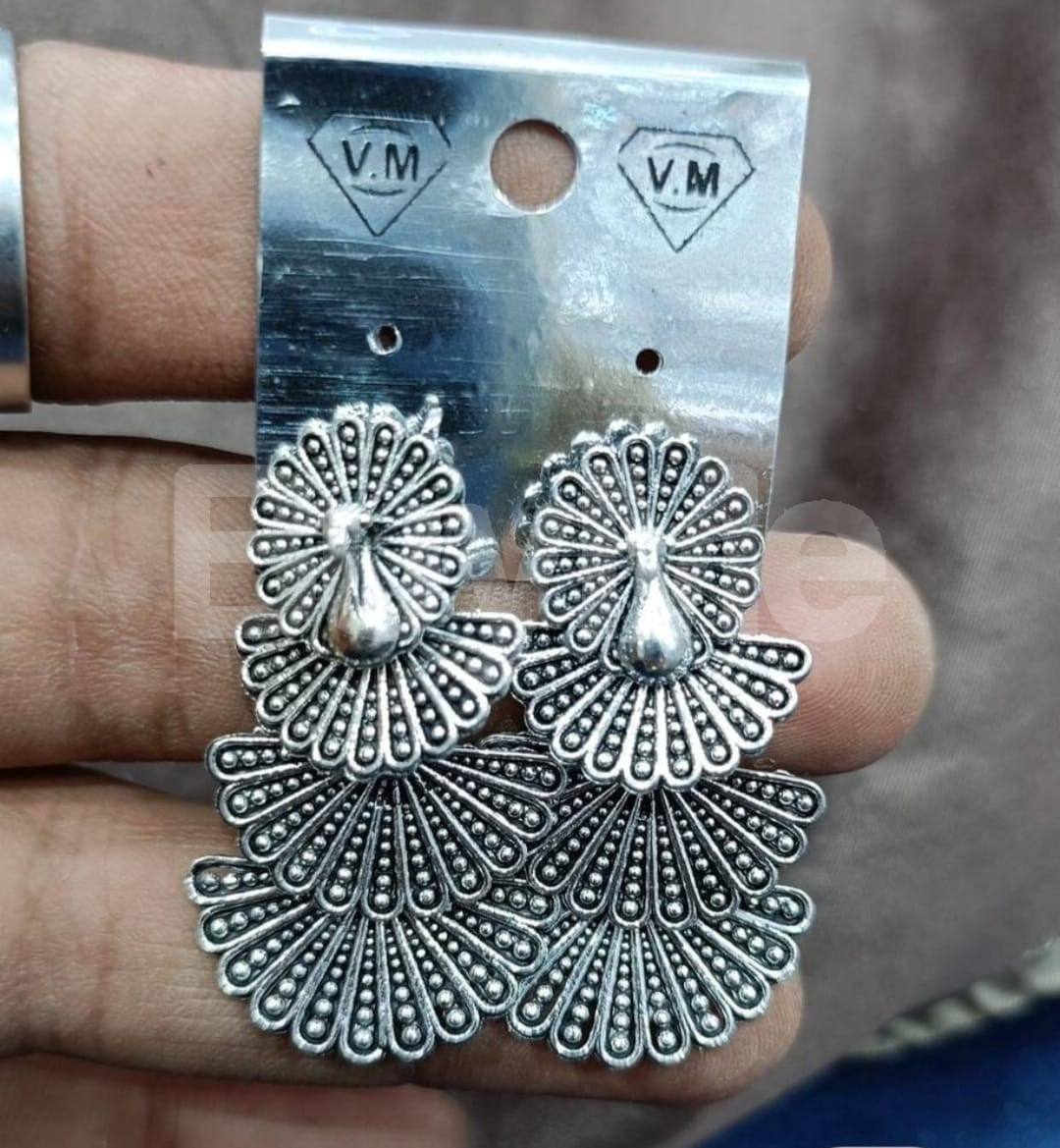 FASHIONABLE JUMKI EARRINGS - SILVER