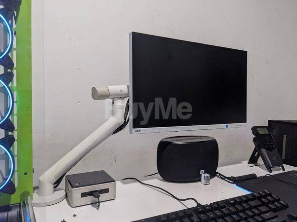ADJUSTABLE MONITOR STAND