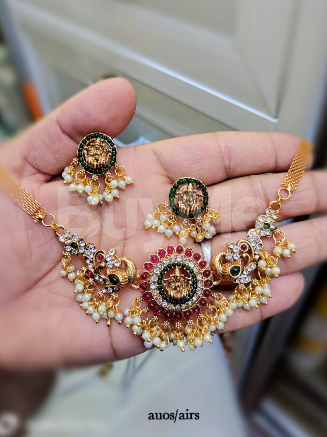STONES EMBEDDED CHOKER NECKLACE